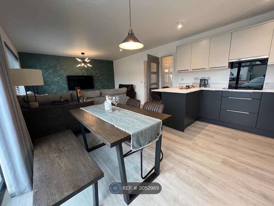 Property photo 3 of 10 Kitchen/Dining