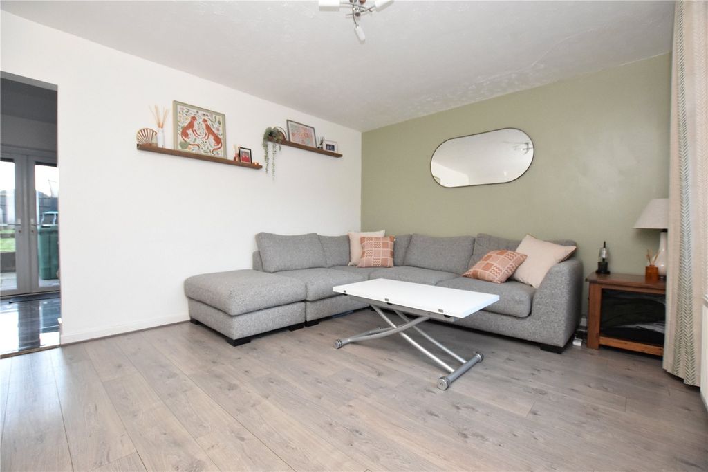 Property photo 2 of 22 Picture No. 11