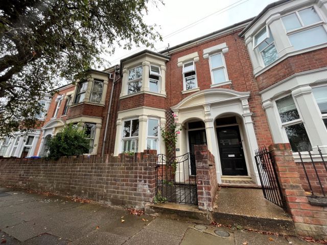 4 bed terraced house for sale Queens Park