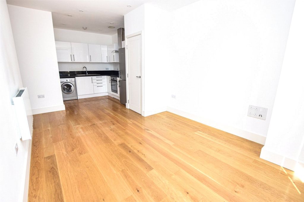 Property photo 2 of 8 Picture No. 08