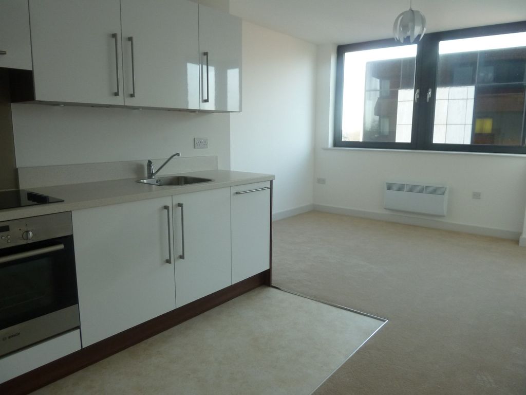 Property photo 3 of 11 Lounge Kitchen