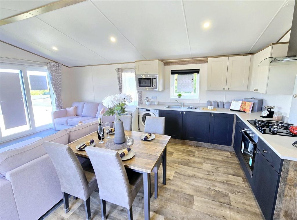 Property photo 2 of 9 2.Jpg