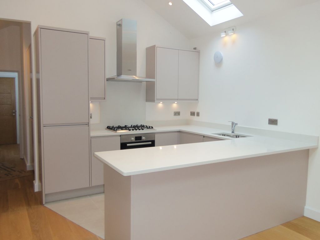 Property photo 3 of 12 Kitchen