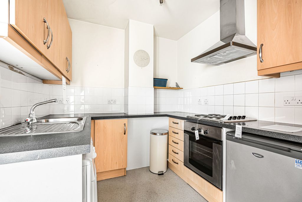 Property photo 3 of 14 Reception/Kitchen
