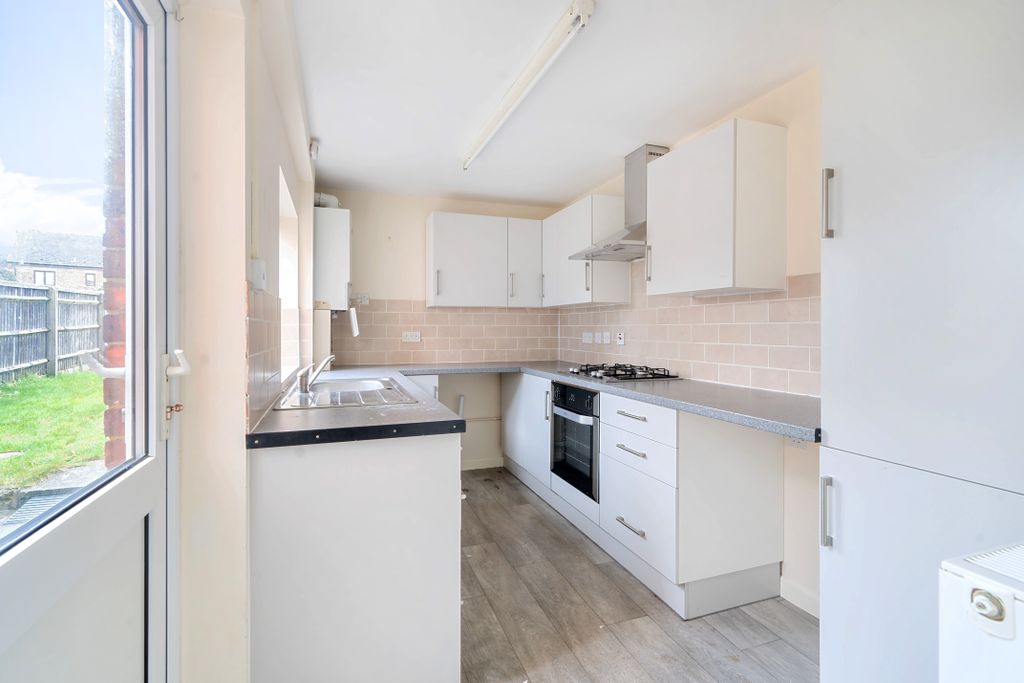 Property photo 3 of 14 10820324c