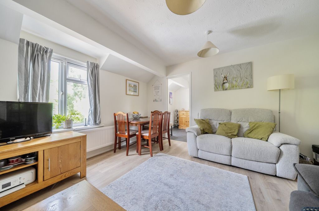 Property photo 2 of 14 15116489