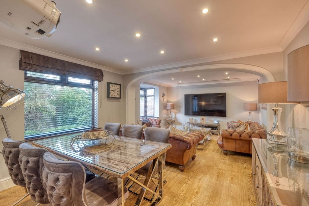 Property photo 2 of 48