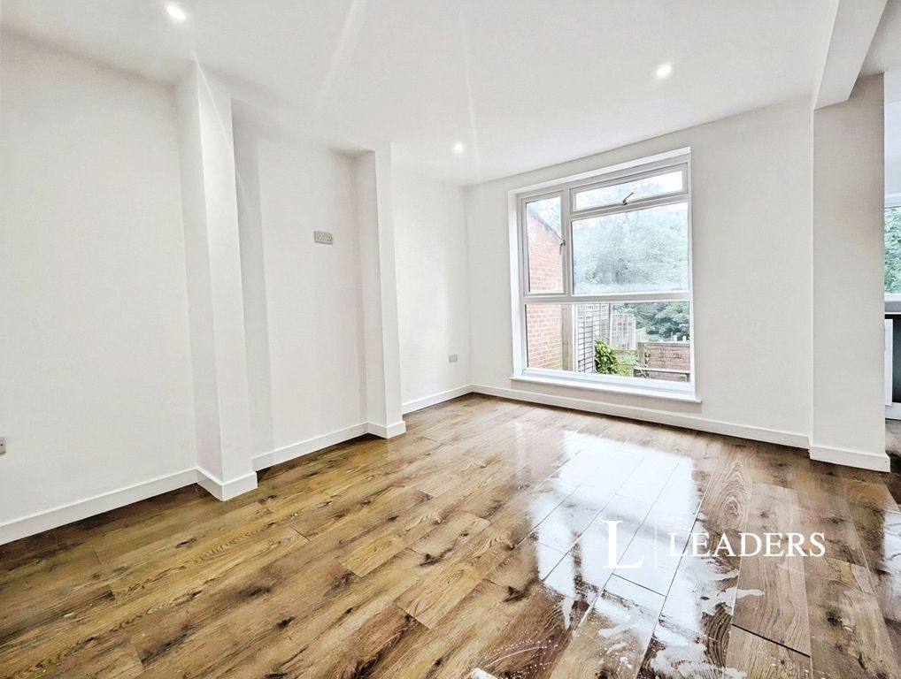 Property photo 3 of 12 Pbox-Img.Jpg