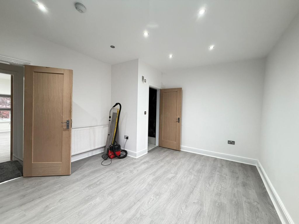 Property photo 2 of 6 F41Cf1d6-6050-41Ba-Ba77-60B034B1Bc01