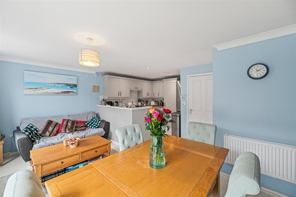 Property photo 3 of 17 Family/Dining Room