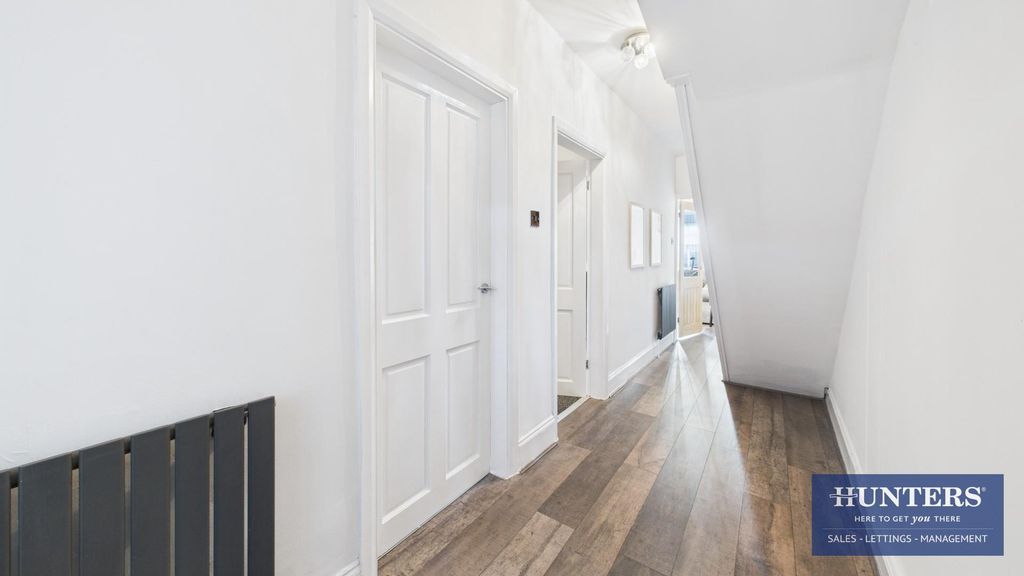 Property photo 2 of 27 Hallway