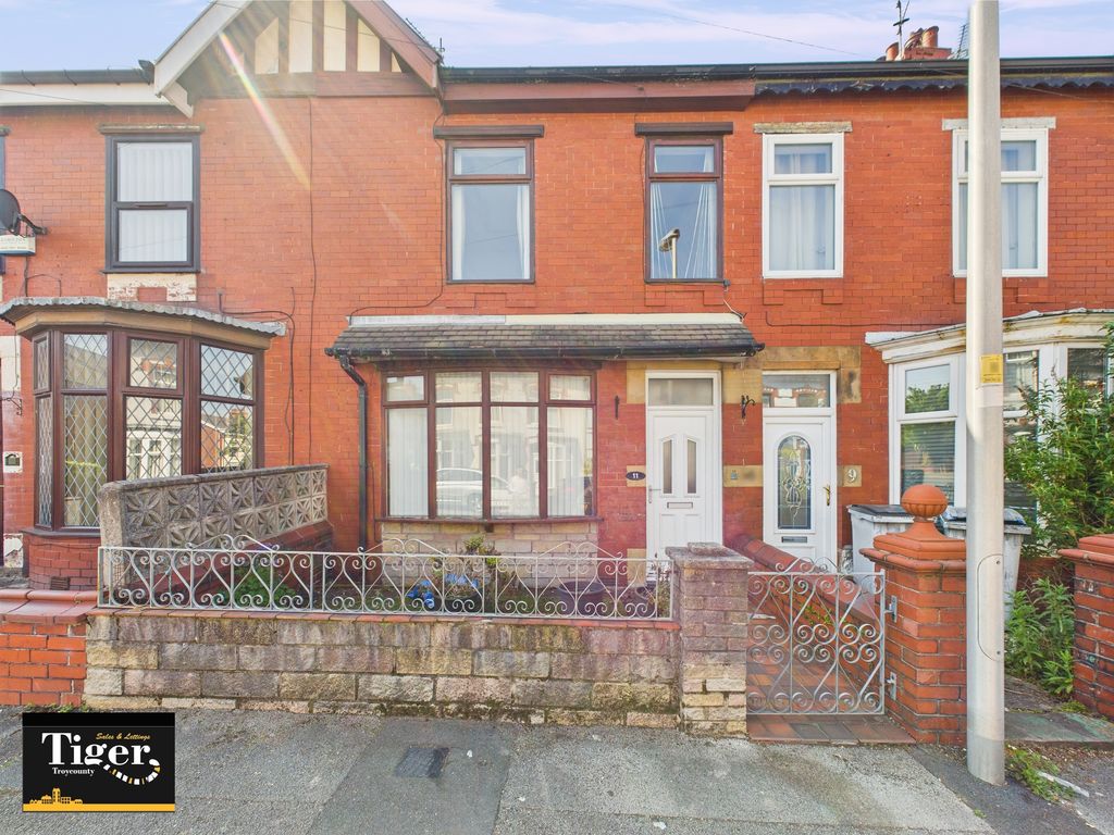 Property photo 1 of 19 Cam03440G0-Pr0317-Still031
