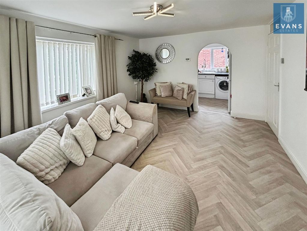 Property photo 3 of 10 Living Area