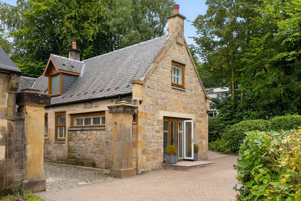 Property photo 2 of 30