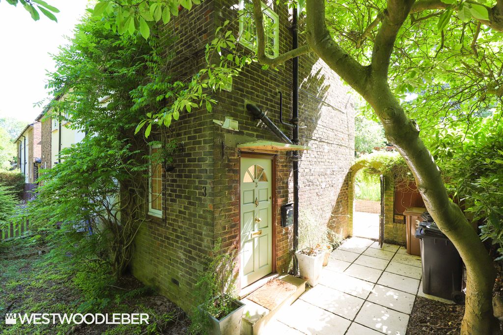 Property photo 1 of 21