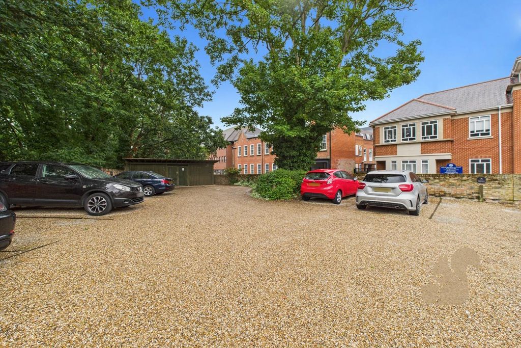 Property photo 2 of 23 Cam05287G0-Pr0123-Still030.Jpg