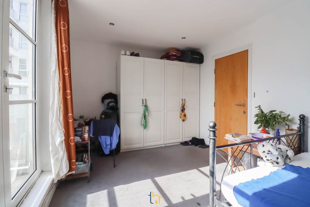 Property photo 2 of 5