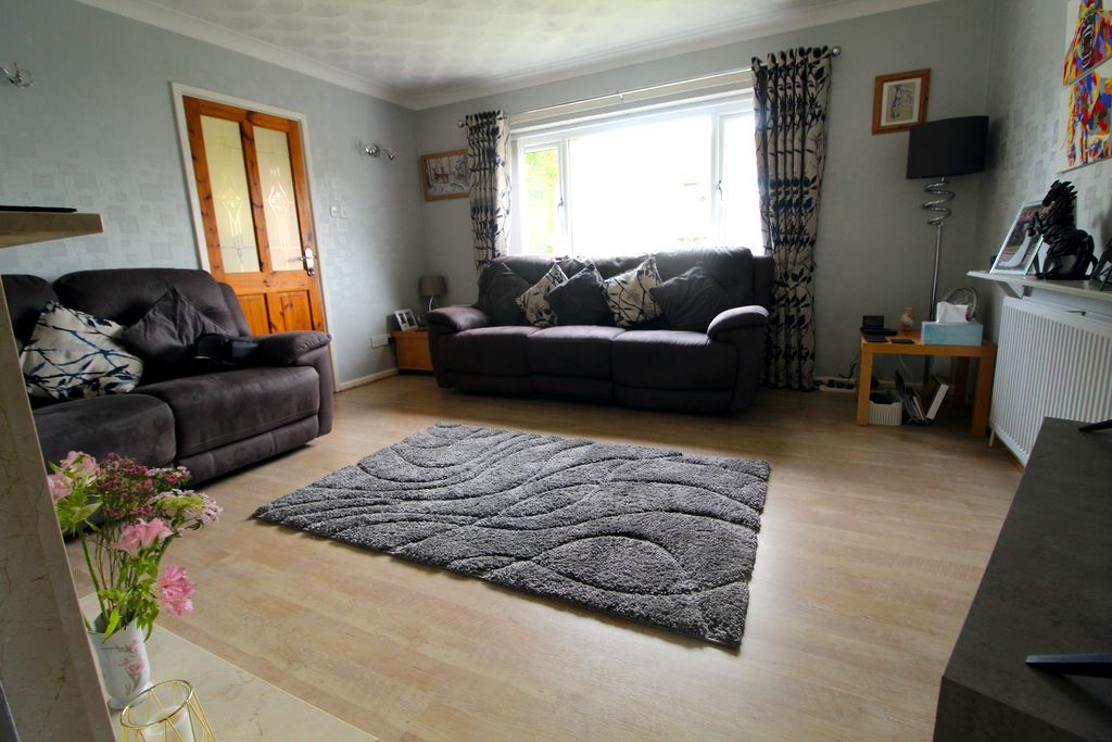 Property photo 2 of 17 Living Room