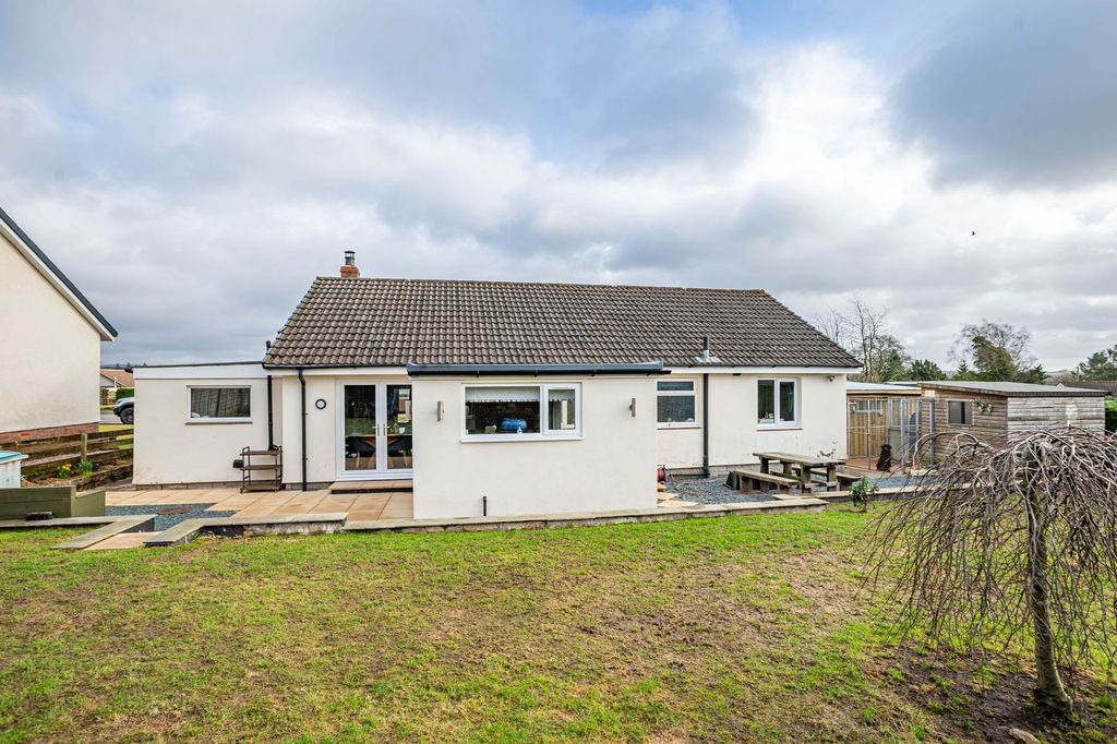 Property photo 2 of 30