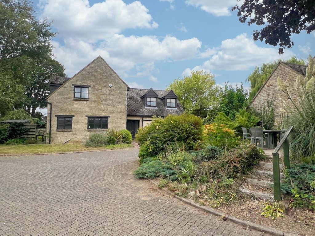 Property photo 2 of 29