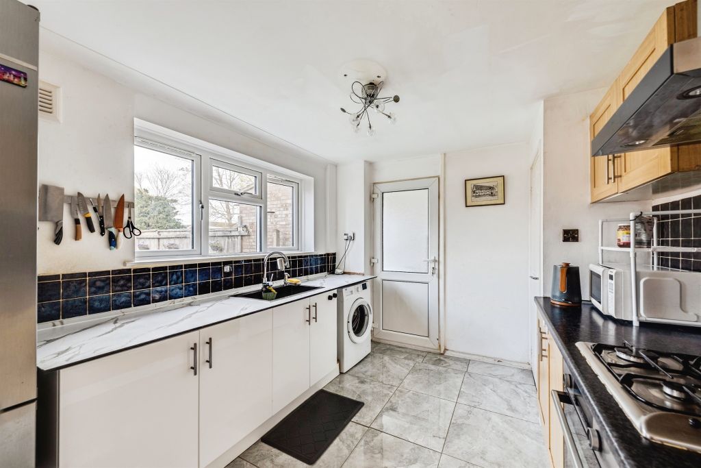 Property photo 3 of 16