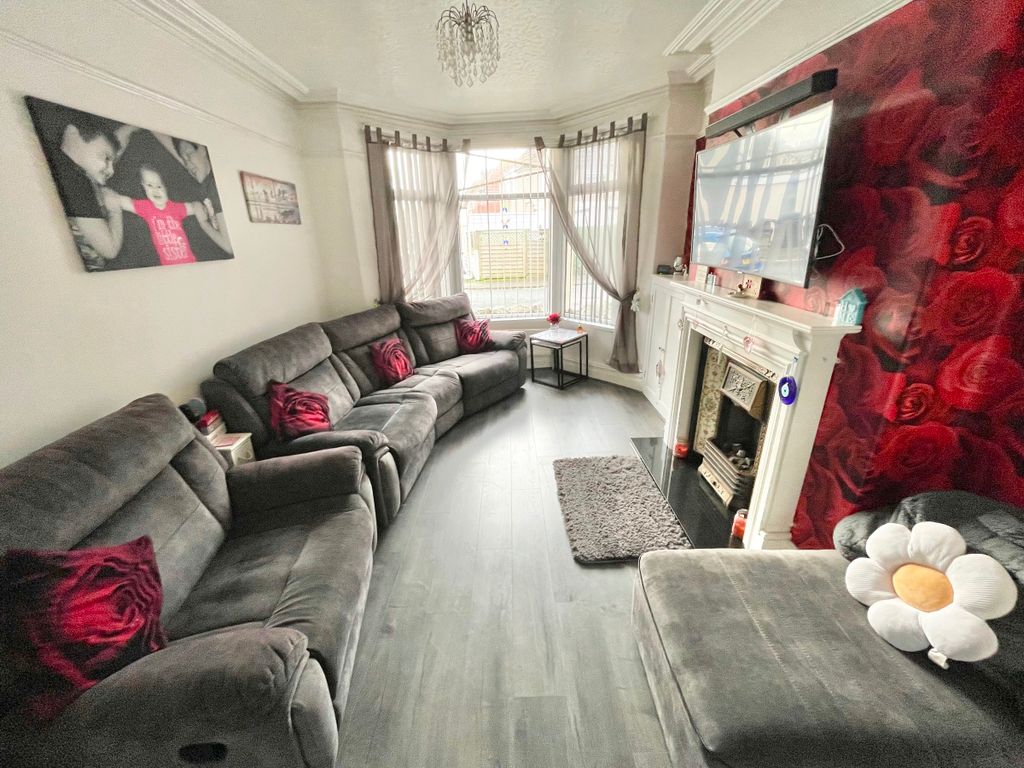 Property photo 2 of 17