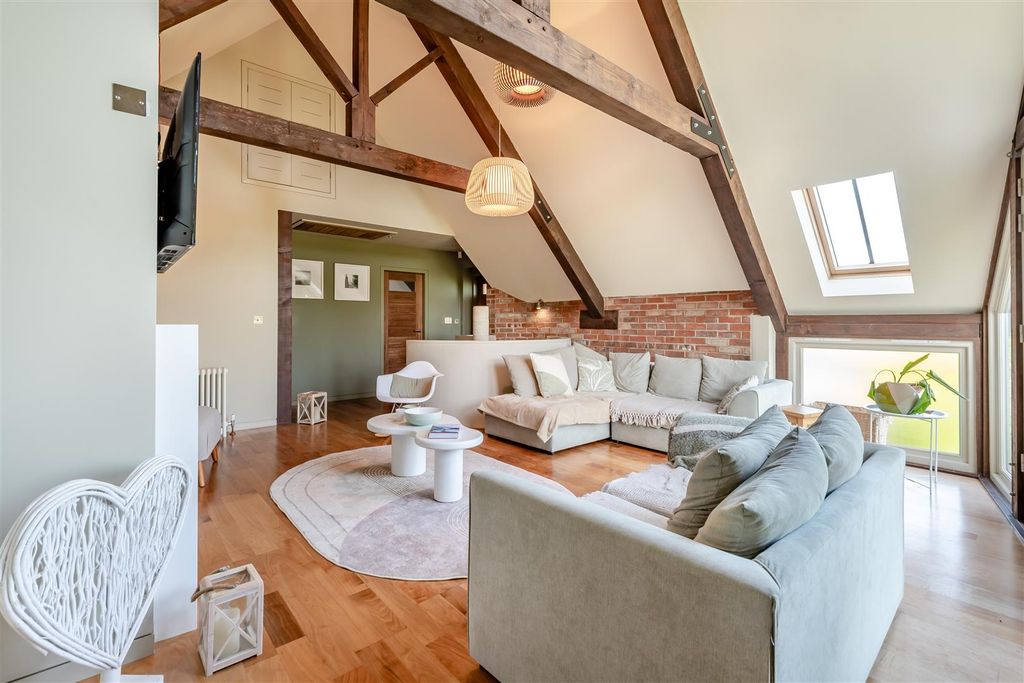 Property photo 1 of 50 8652520-Interior18.Jpg