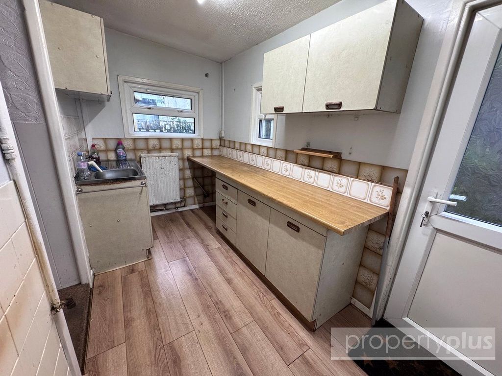 Property photo 3 of 12 Picture No. 11