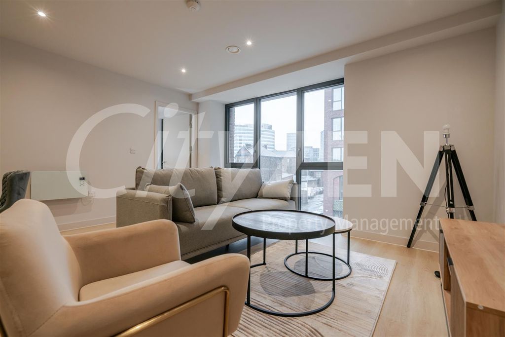 Property photo 1 of 21 Reception