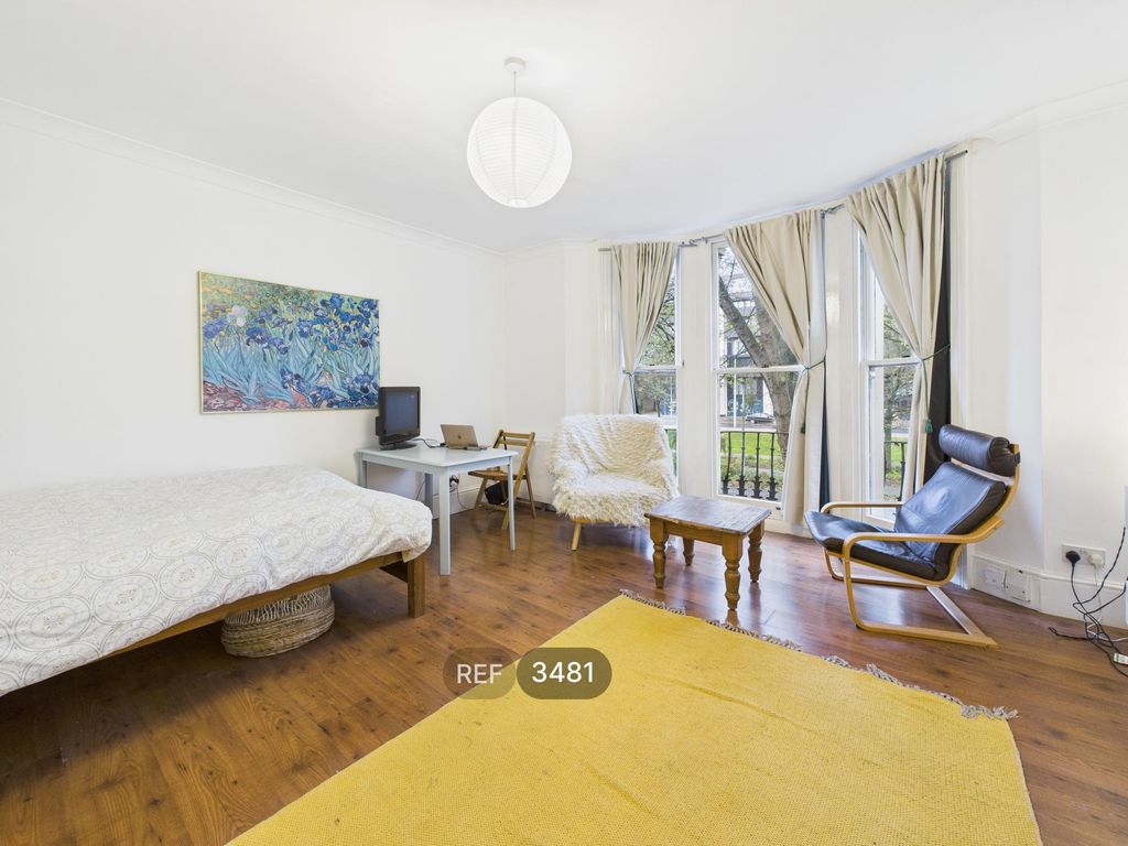 Property photo 2 of 10 Living Room