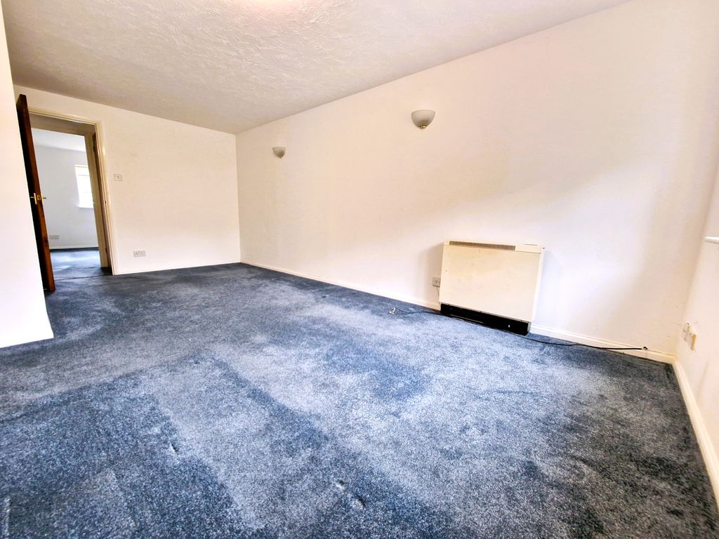 Property photo 2 of 6