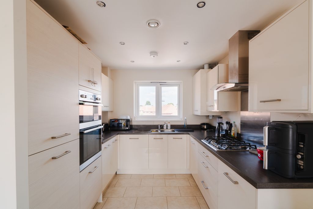 Property photo 2 of 10 2