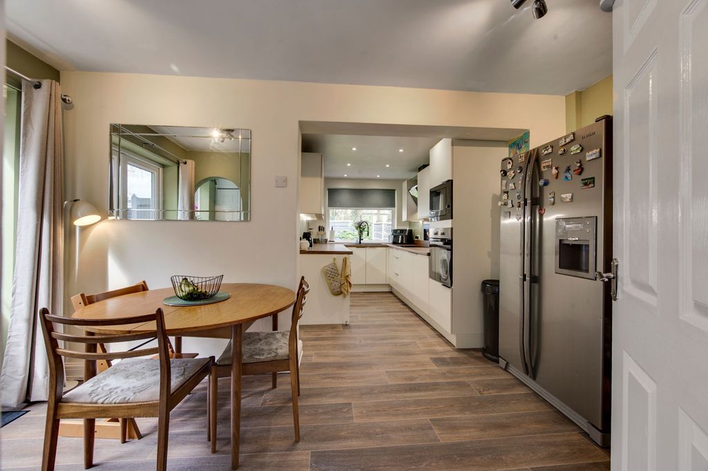 Property photo 2 of 21