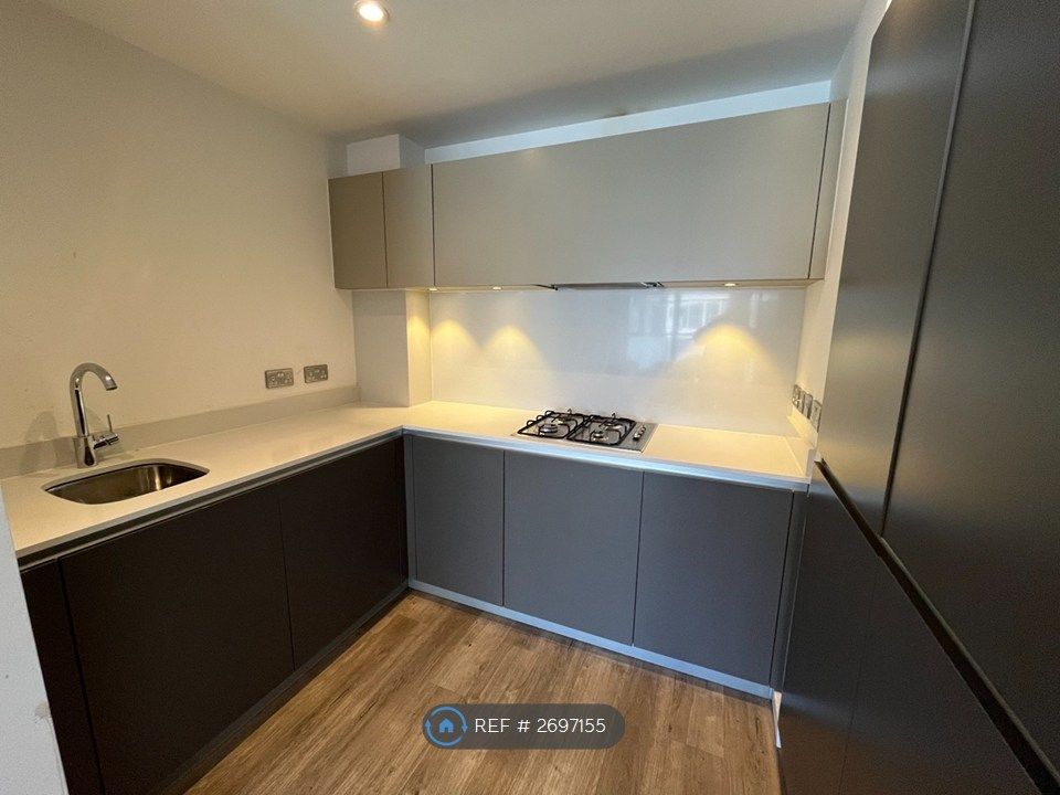 Property photo 2 of 11 Kitchen