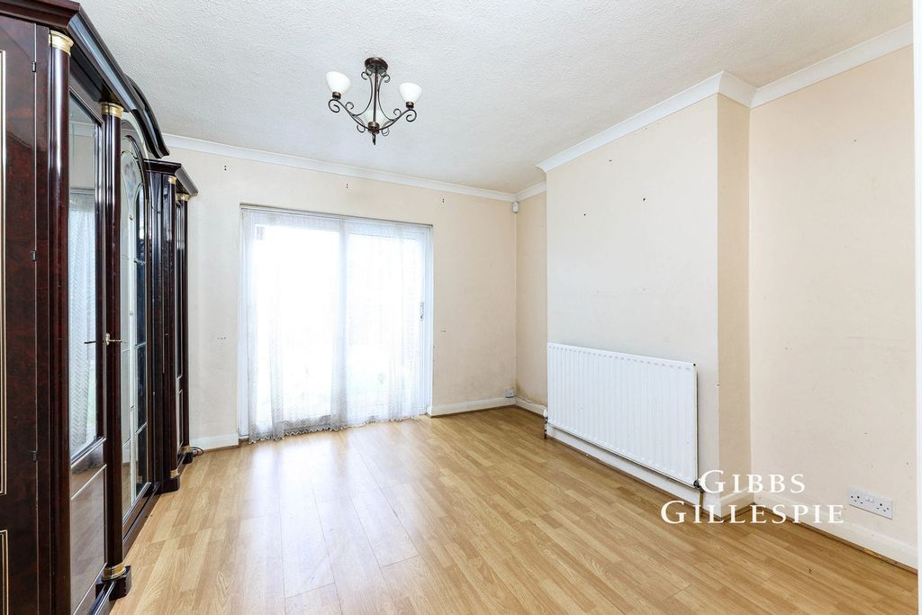Property photo 3 of 10 Photo