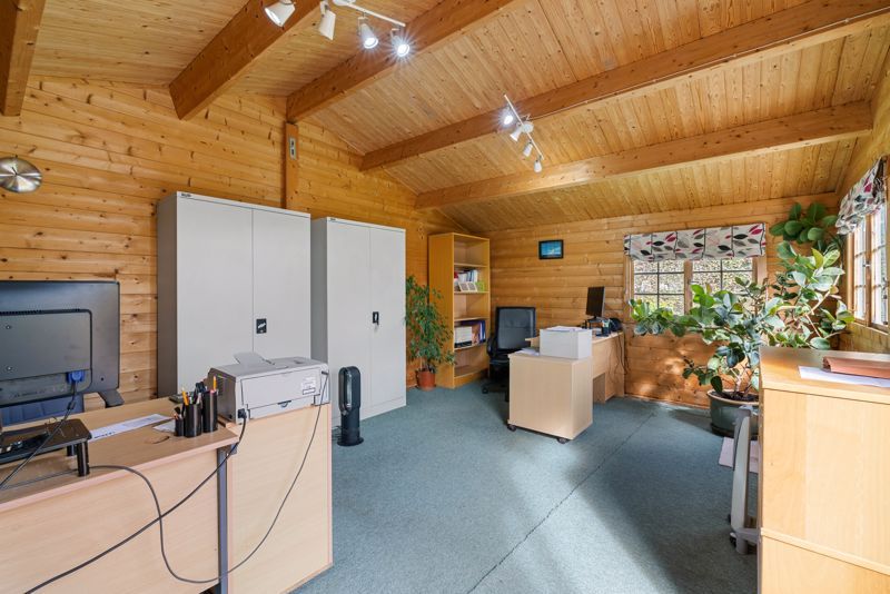 Property photo 3 of 16 Photo 11