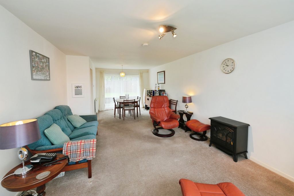 Property photo 3 of 15