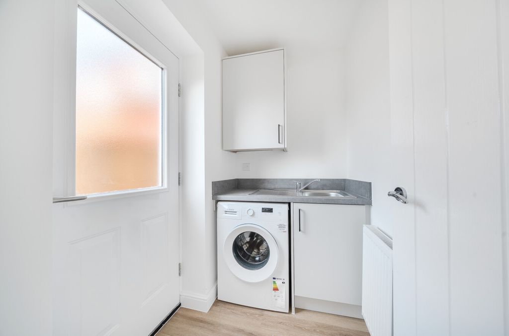 Property photo 3 of 19 Image