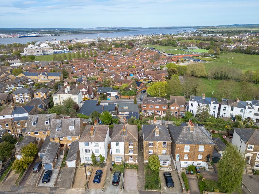 Property photo 1 of 18 1988050