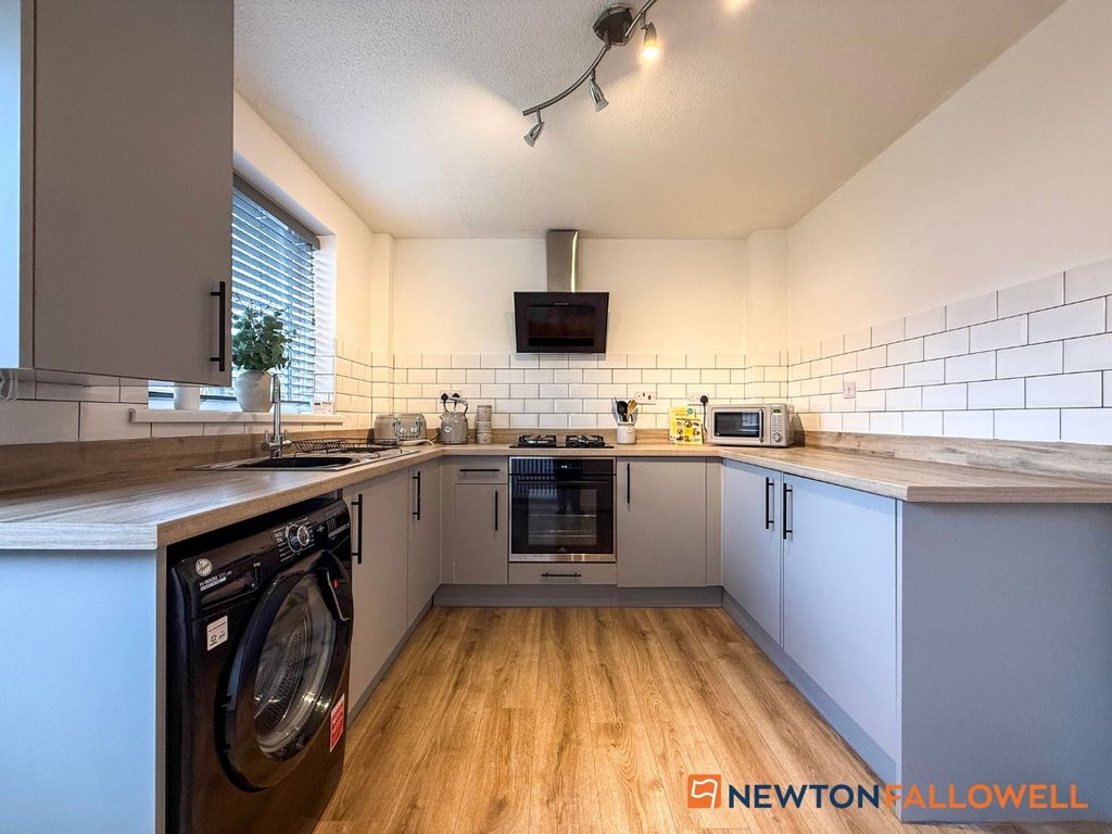 Property photo 2 of 16 Kitchen