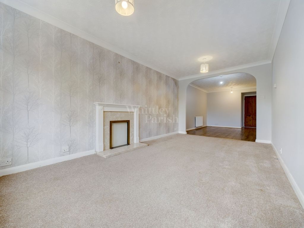 Property photo 3 of 17 Cam01915G0-Pr0042-Still014