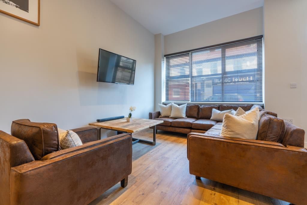 Property photo 1 of 17 102Lr Living Area