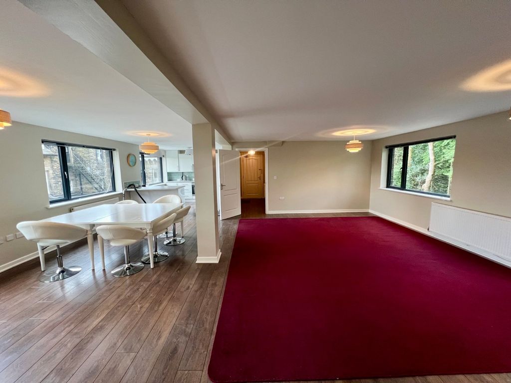 Property photo 3 of 14 Picture No. 23