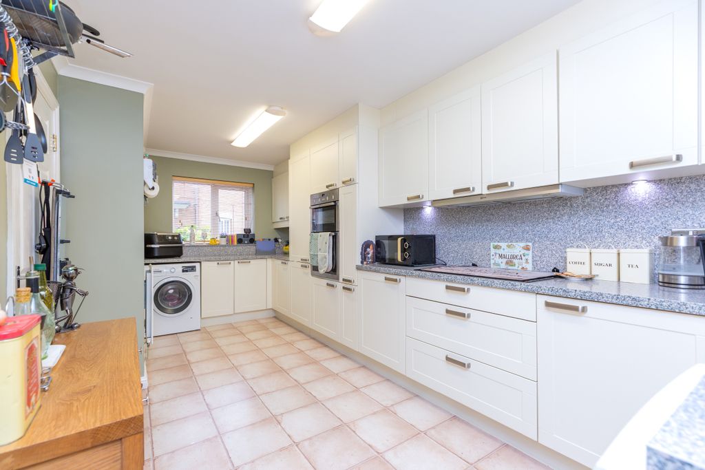 Property photo 3 of 23