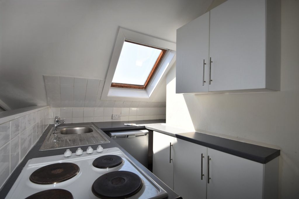 Property photo 2 of 7 Picture No. 10