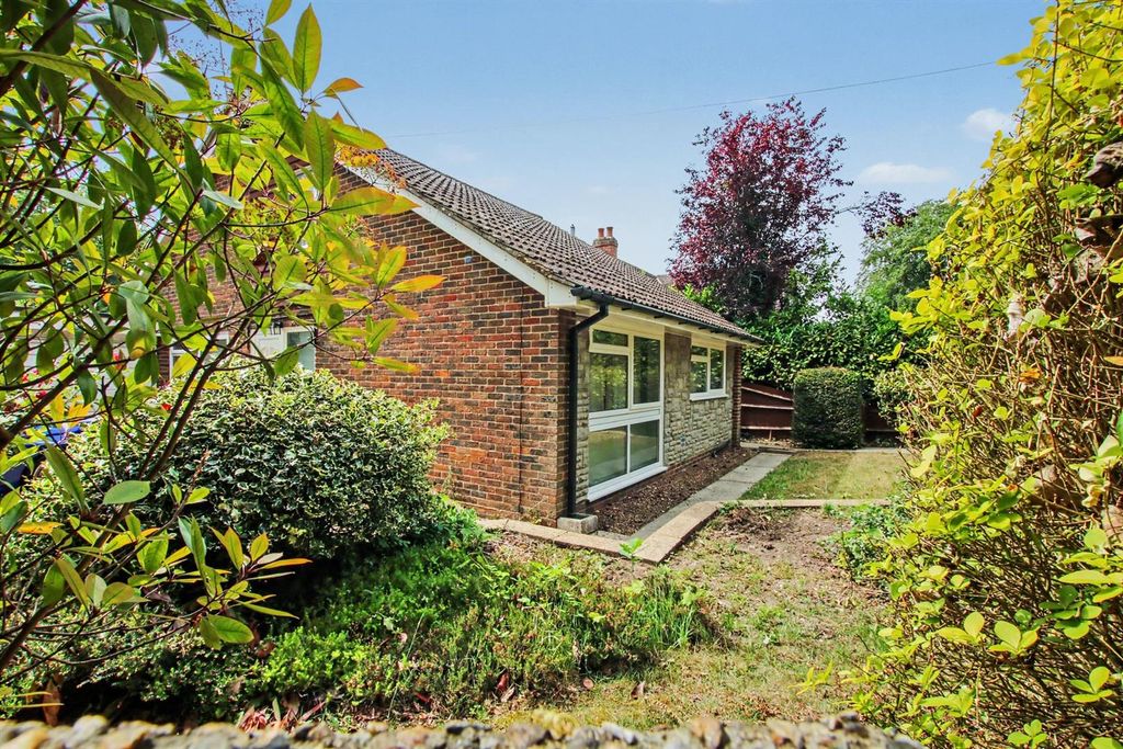 4 bed detached house for saleErmyn Way, Leatherhead KT22