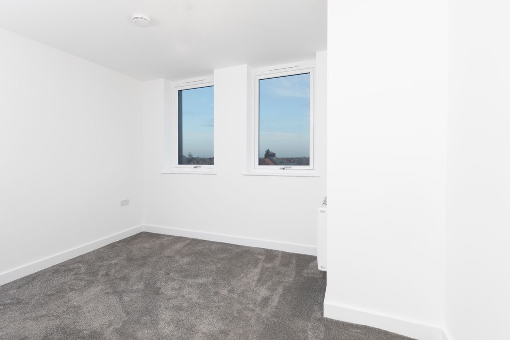 Property photo 3 of 9 Bedroom