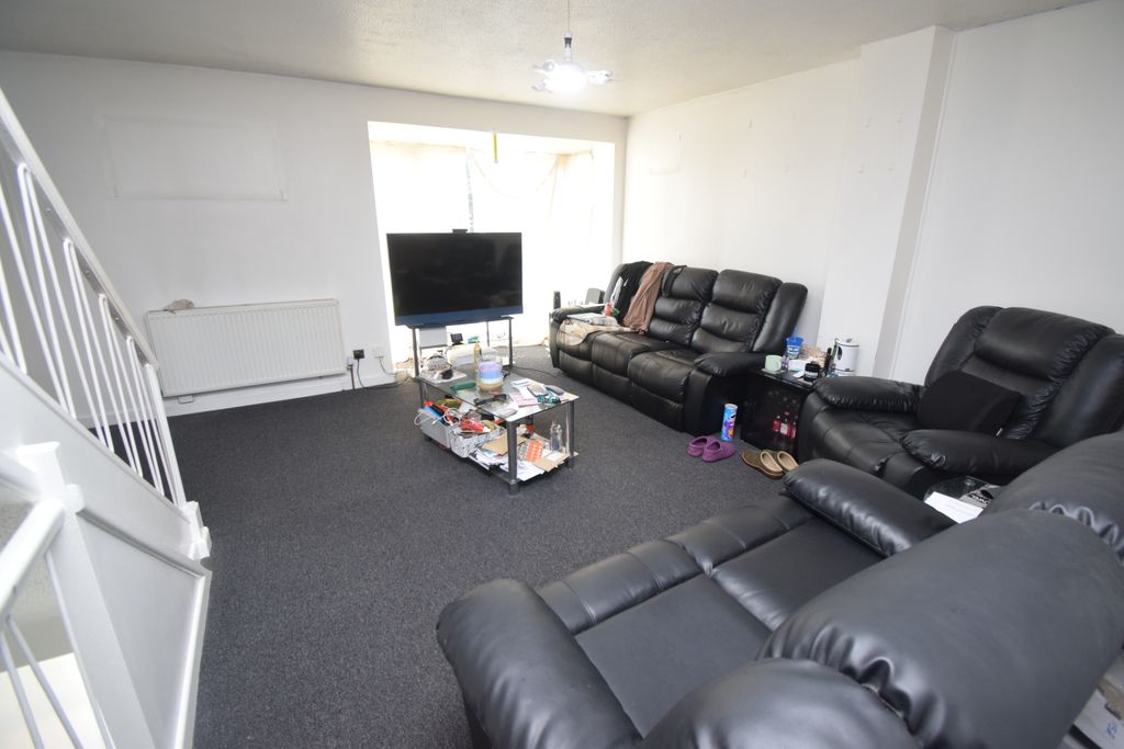 Property photo 3 of 8 Living Room