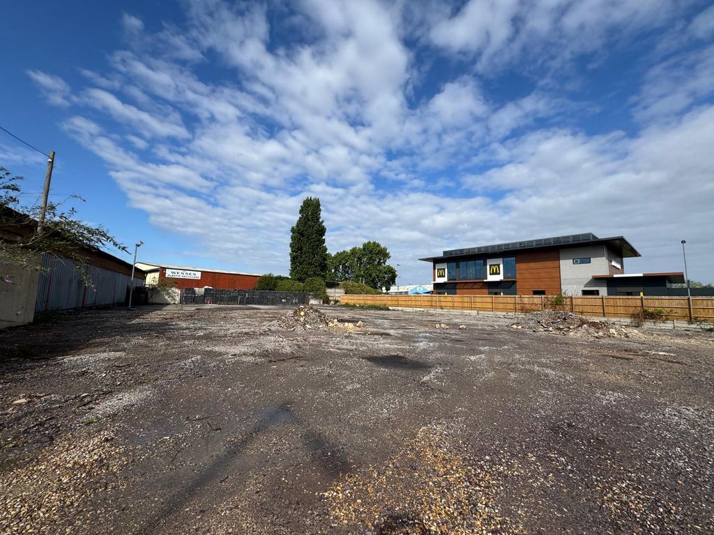 Property photo 1 of 4
