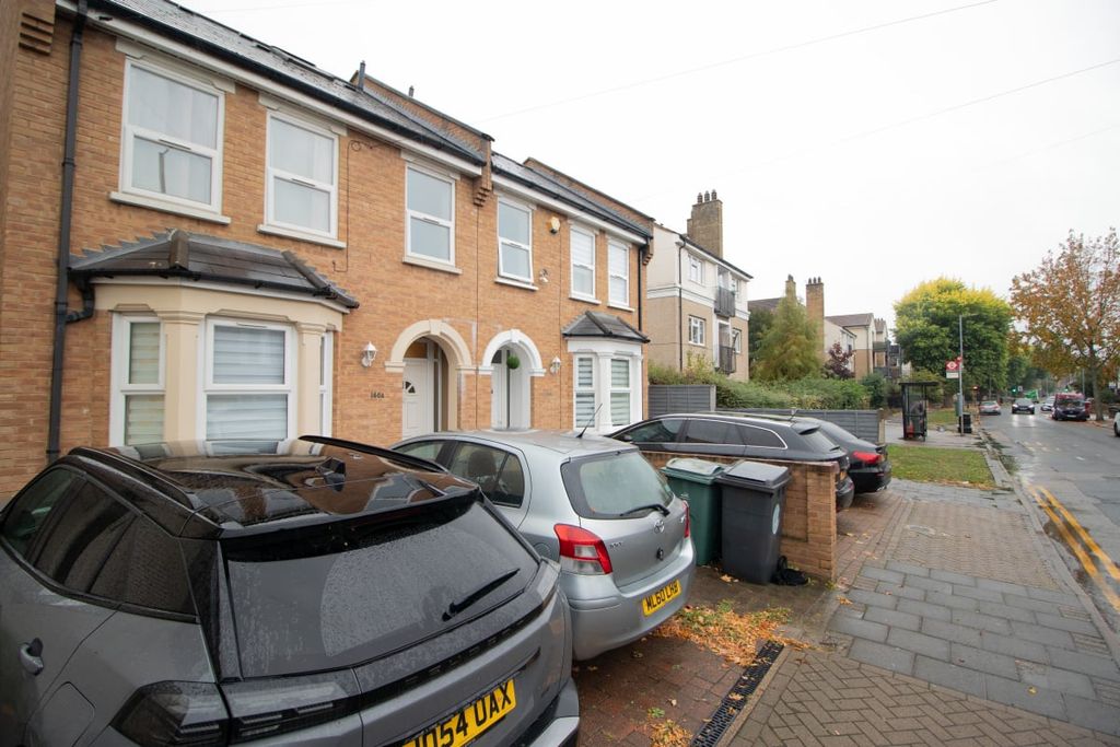 Property photo 2 of 37